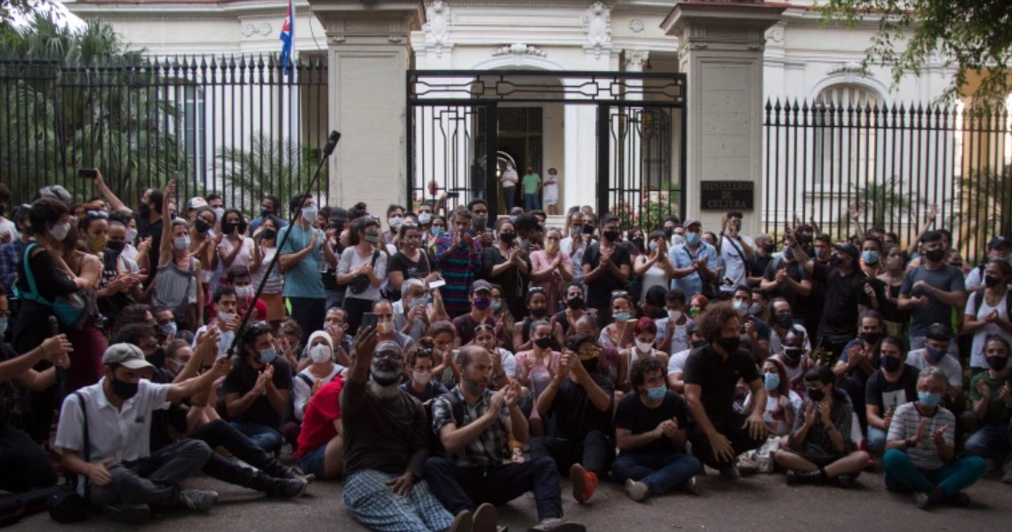 Artists say Cuba government agrees to dialogue, tolerance