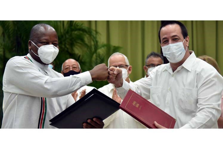 Cuba and Kenya sign medical collaboration agreement