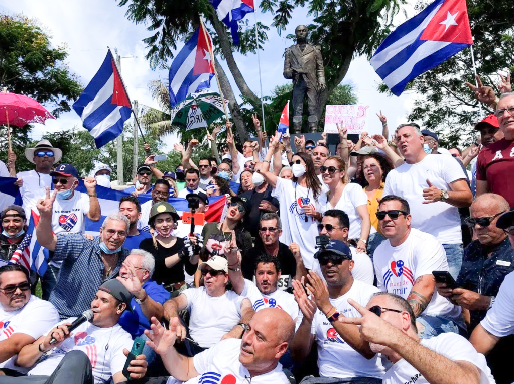 Car Caravans to End U.S. Blockade of Cuba Expand