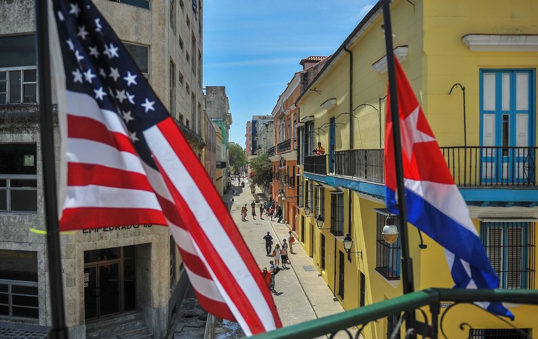 Cuban and US flag