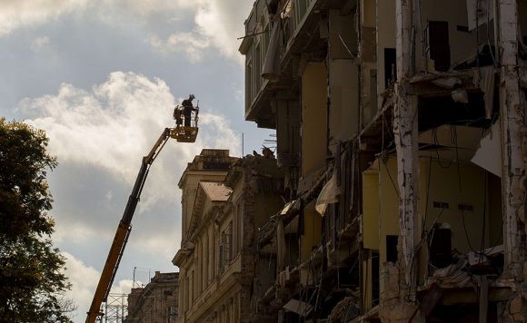 building destroyed in cuba, saratoga hotel