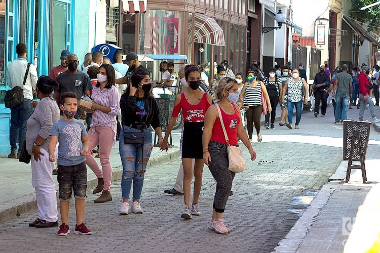 Cuba reports three deaths from COVID-19 and approaches 1,000 daily infections