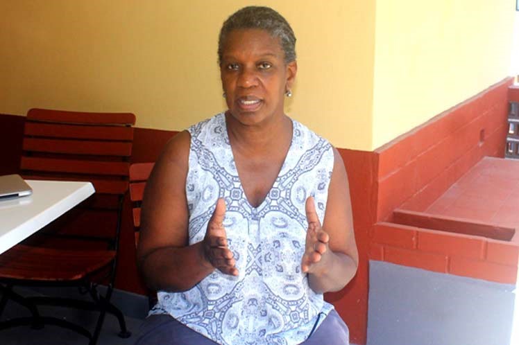 Gail Walker: US Gov't maintains old policies against Cuba