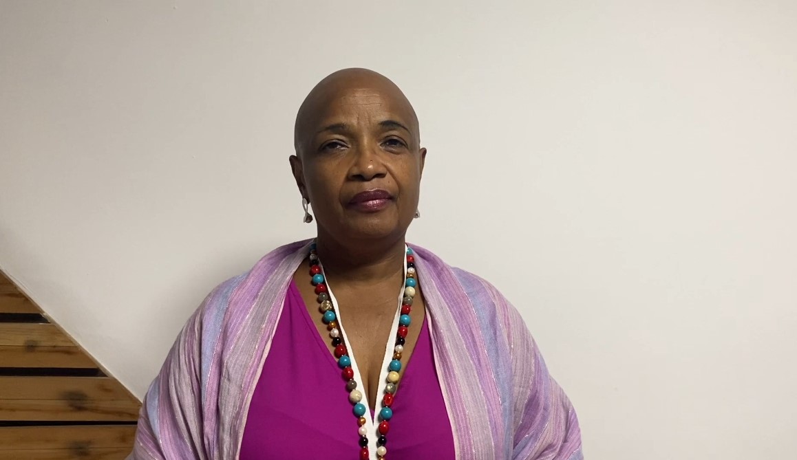 Black cuban woman from the united nations giving a solidarity message